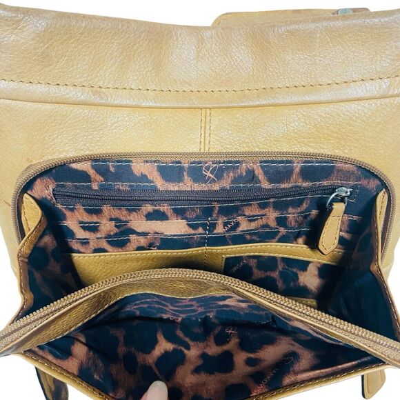 B. Makowsky Leather Crossbody Bag Brown Caramel 10x9” Zipper Closure 23" Strap - Picture 4 of 14